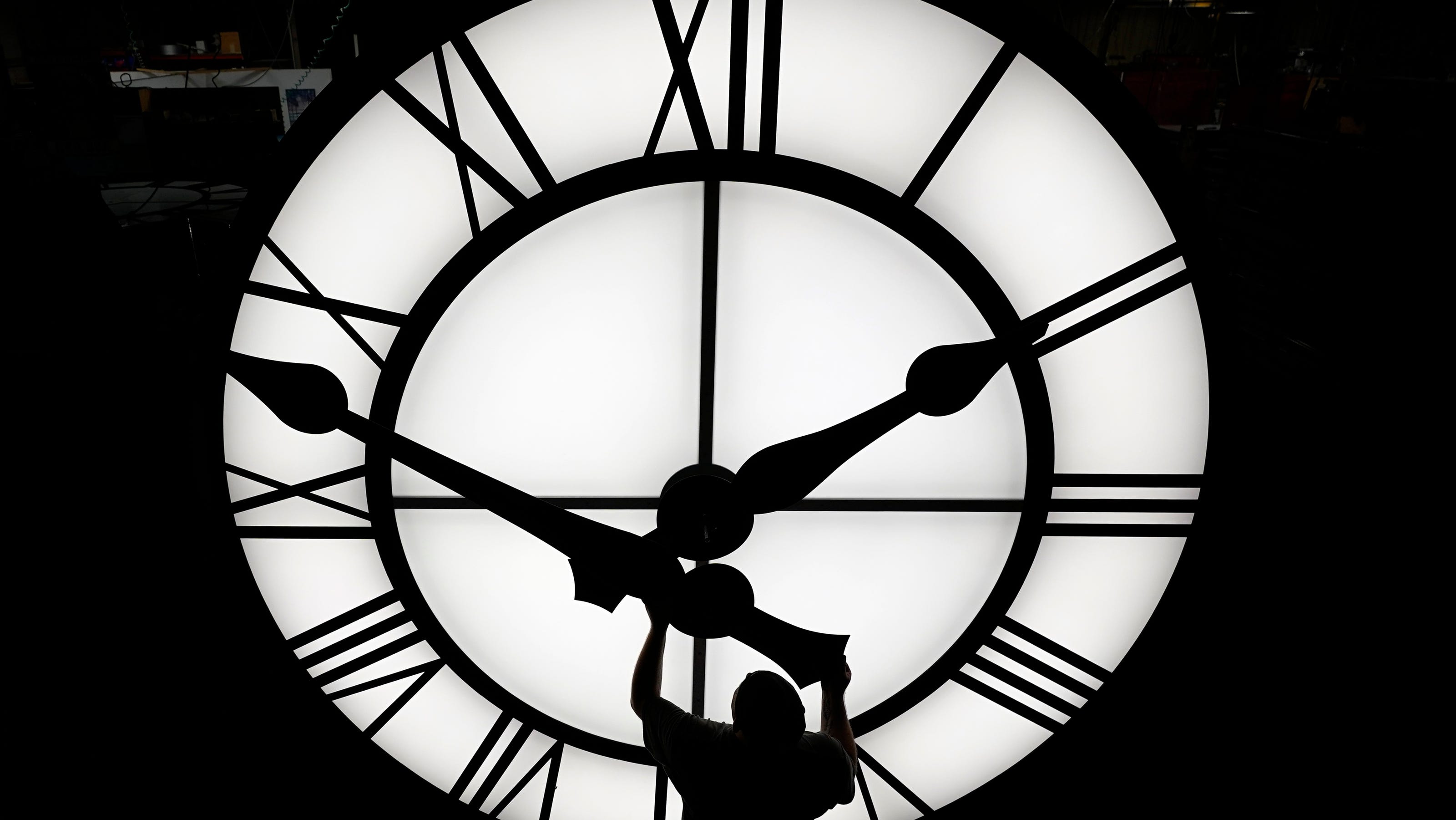 When does daylight saving time start in 2023? When do we 'spring forward'?