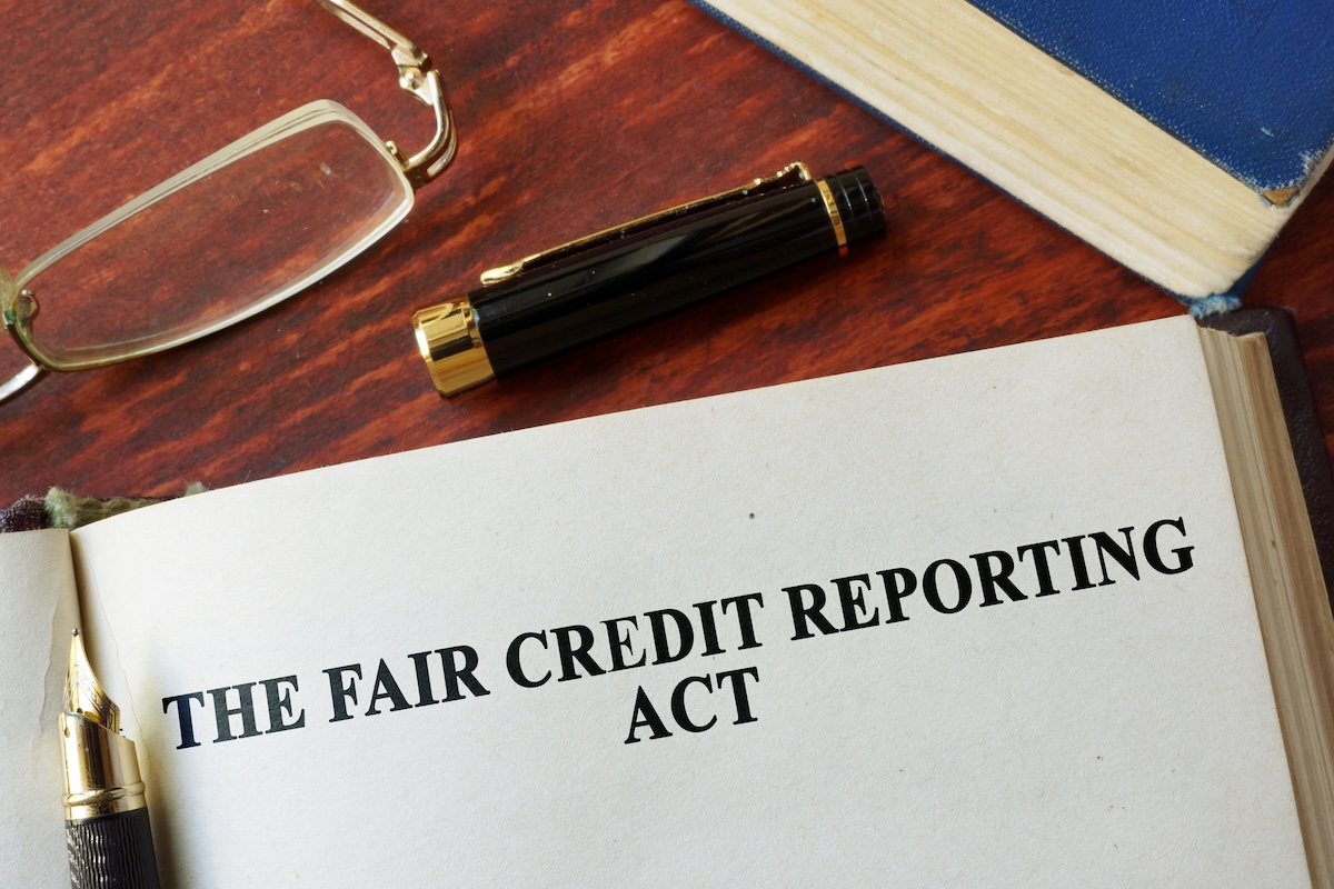Senate bill would shift credit-report oversight in Puerto Rico